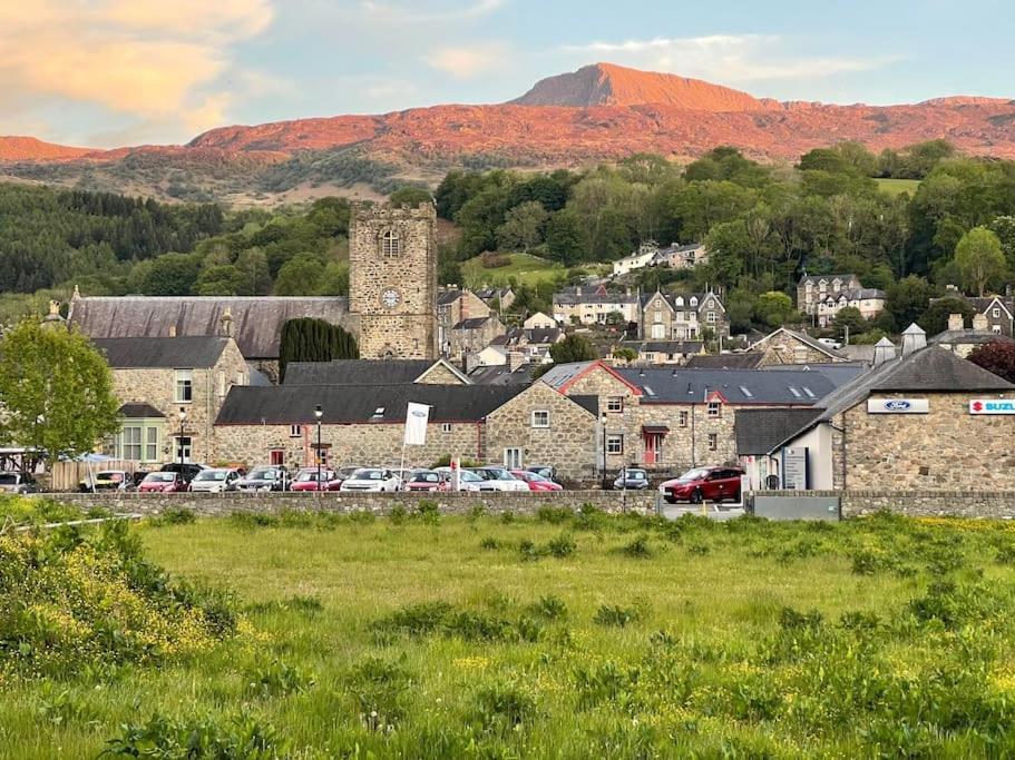 Character Townhouse In Town Centre & Superb Views Villa Dolgellau Eksteriør billede